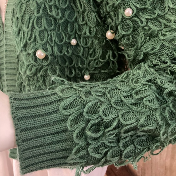 Green Sweater - Picture 8 of 9